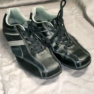 Perry Ellis Black Shoes With Grey Trim. LIKE NEW!